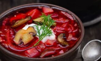 Борщ с белыми грибами
