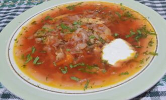 Борщ с кислой капустой и свеклой