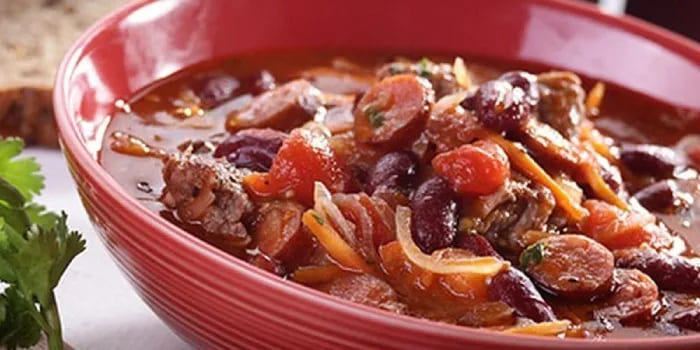 Мясной суп с красной фасолью Сытный мясной суп с красной фасолью и зеленью