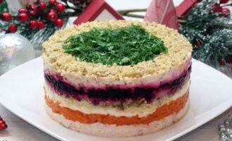 Салат генерал со свеклой и курицей