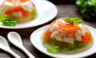 Заливное из куриной грудки