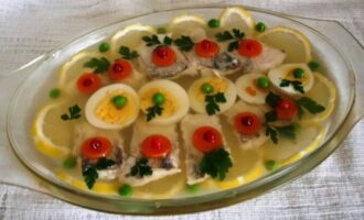 Заливное из леща