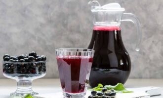 Морс из замороженной чёрной смородины