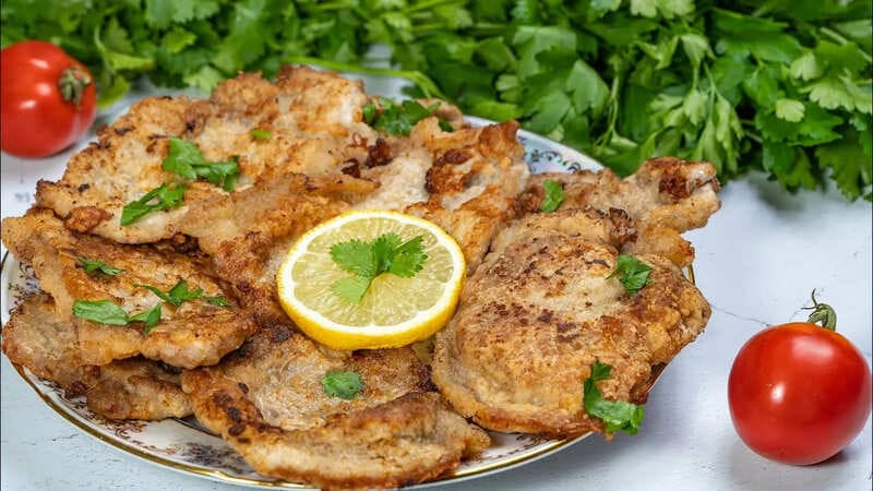 Отбивные из карбоната свинины в духовке Мясные отбивные из карбоната свинины, запеченные в духовке на овощной подушке