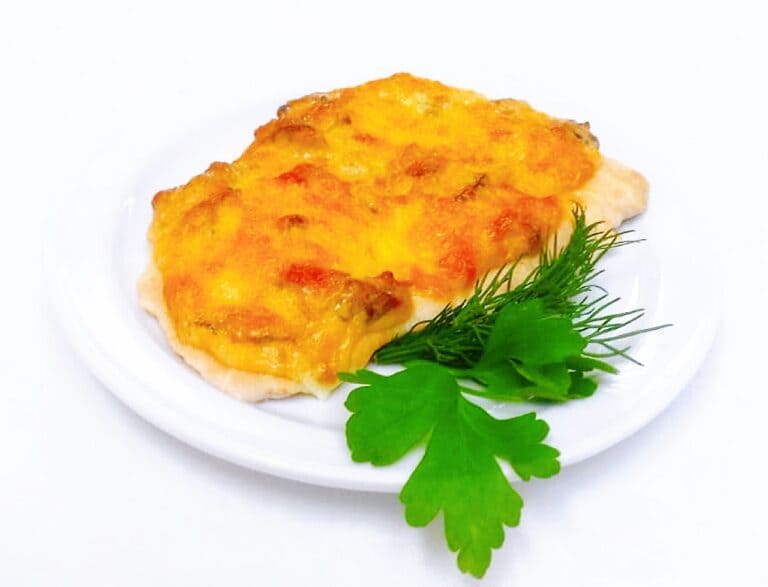 Отбивные из куриного филе с сыром Фирменные отбивные из куриного филе с сыром с румяной хрустящей корочкой