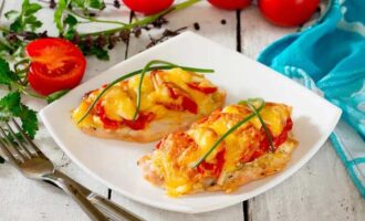 Отбивные в духовке с помидорами и сыром