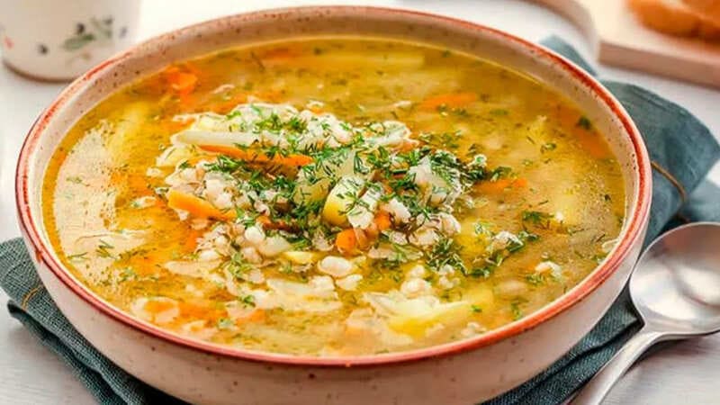 Домашний рассольник Домашний рассольник со свиными ребрышками и перловкой