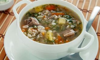 Рассольник с бараниной и перловкой