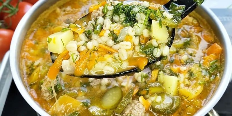 Рассольник с фаршем Экспресс рассольник с фаршем и мясными шариками