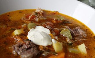 Рассольник с тушенкой
