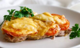 Свиная отбивная в духовке с сыром